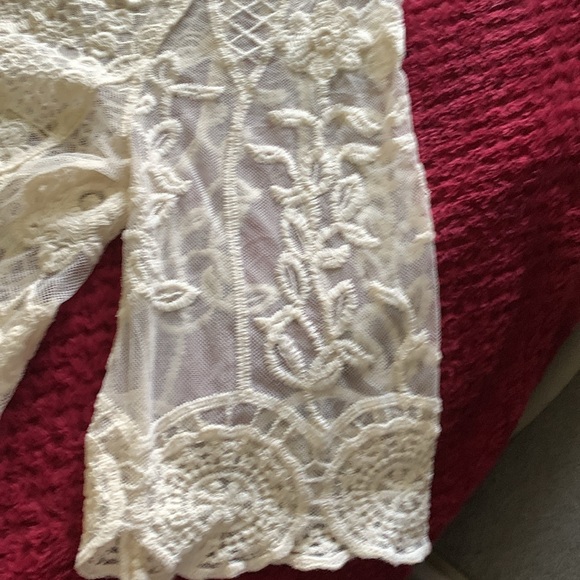 Lacy top - Picture 2 of 4